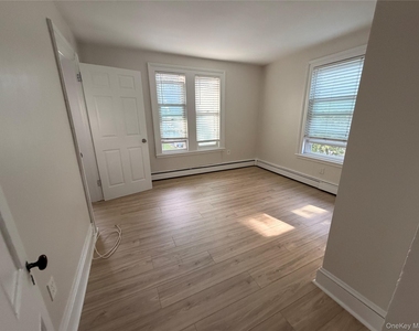 13-15 Cherry Avenue - Photo Thumbnail 16