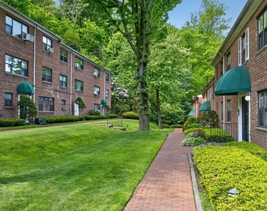 319 Main Street - Photo Thumbnail 18