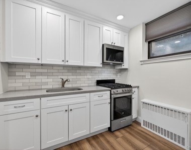 319 Main Street - Photo Thumbnail 6