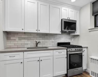 319 Main Street - Photo Thumbnail 7