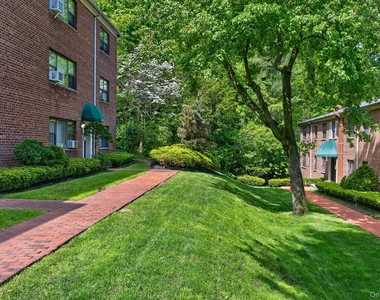 319 Main Street - Photo Thumbnail 19