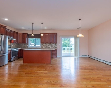 69 Heights Road - Photo Thumbnail 6