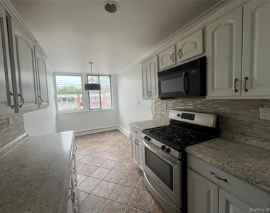 156 Coolidge Street - Photo Thumbnail 3