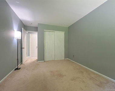 5 Loudon Drive - Photo Thumbnail 3