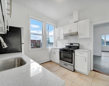 10104 32nd Avenue - Photo Thumbnail 2