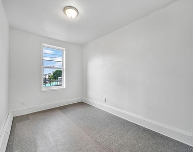 10104 32nd Avenue - Photo Thumbnail 7