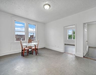 10104 32nd Avenue - Photo Thumbnail 4