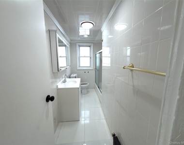 517 Laurelton Blvd - Photo Thumbnail 13