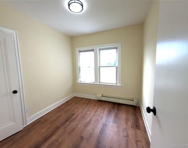 517 Laurelton Blvd - Photo Thumbnail 14