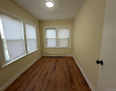 517 Laurelton Blvd - Photo Thumbnail 9