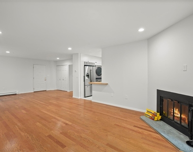 50 Dekalb Avenue - Photo Thumbnail 5