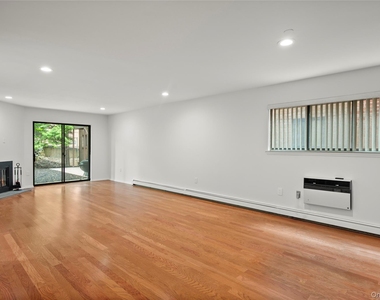 50 Dekalb Avenue - Photo Thumbnail 3