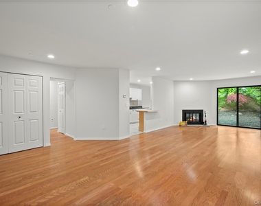 50 Dekalb Avenue - Photo Thumbnail 1