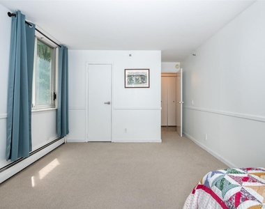 14 Nosband Avenue - Photo Thumbnail 12