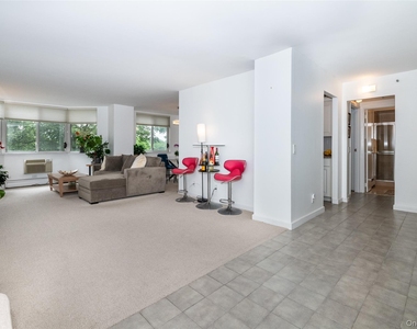 14 Nosband Avenue - Photo Thumbnail 6