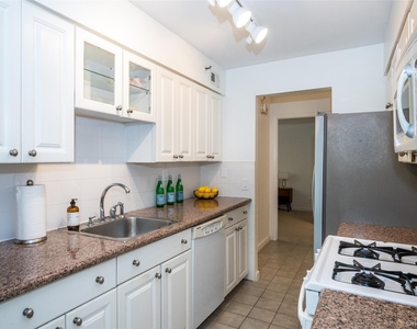 14 Nosband Avenue - Photo Thumbnail 8