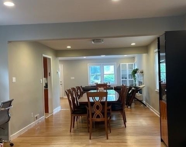 7 Appletree Lane - Photo Thumbnail 7