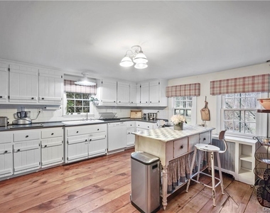 15 Inningwood Road - Photo Thumbnail 9