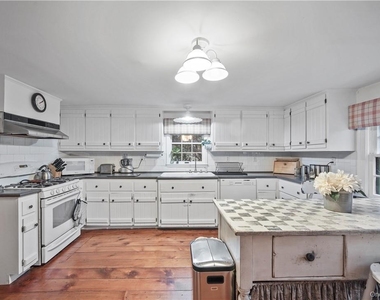 15 Inningwood Road - Photo Thumbnail 10