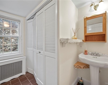 15 Inningwood Road - Photo Thumbnail 23