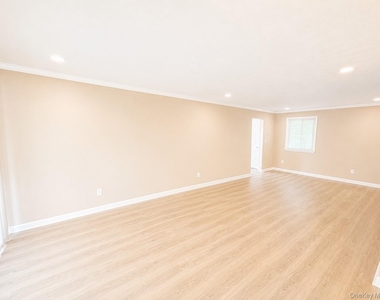 21 Village Park Drive - Photo Thumbnail 6