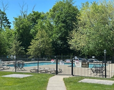21 Village Park Drive - Photo Thumbnail 12