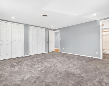 58 Samsondale Avenue - Photo Thumbnail 23