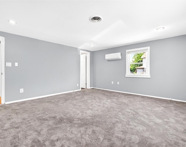 58 Samsondale Avenue - Photo Thumbnail 21