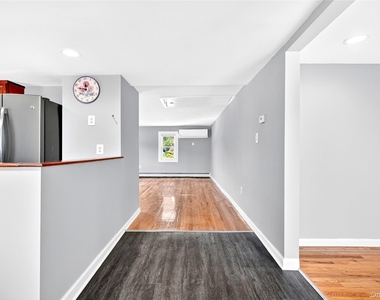 58 Samsondale Avenue - Photo Thumbnail 10