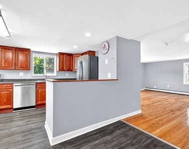 58 Samsondale Avenue - Photo Thumbnail 9