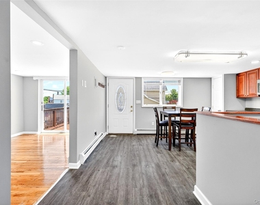 58 Samsondale Avenue - Photo Thumbnail 14