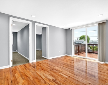 58 Samsondale Avenue - Photo Thumbnail 17