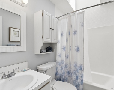 7 Eileen Circle - Photo Thumbnail 9