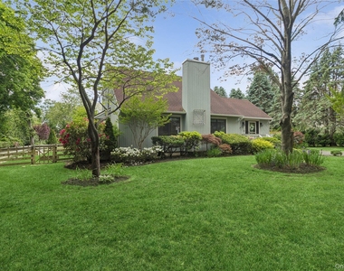 7 Eileen Circle - Photo Thumbnail 14