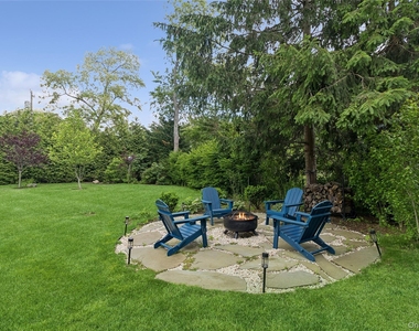 7 Eileen Circle - Photo Thumbnail 13