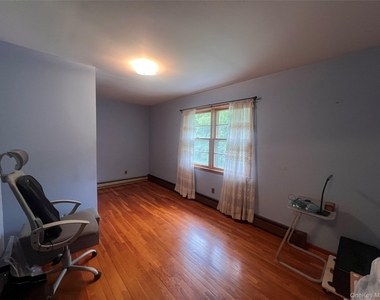 4 Beach Road - Photo Thumbnail 3