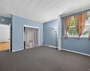 4 Montgomery Road - Photo Thumbnail 14