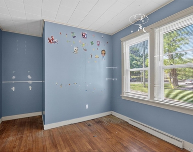 4 Montgomery Road - Photo Thumbnail 10