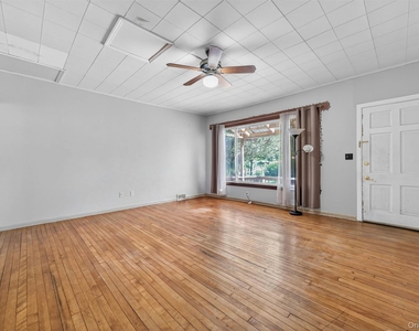 4 Montgomery Road - Photo Thumbnail 3