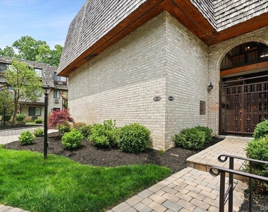 555 Central Park Avenue - Photo Thumbnail 15