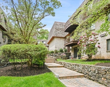 555 Central Park Avenue - Photo Thumbnail 16
