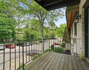 555 Central Park Avenue - Photo Thumbnail 2