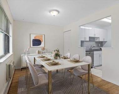 555 Central Park Avenue - Photo Thumbnail 3
