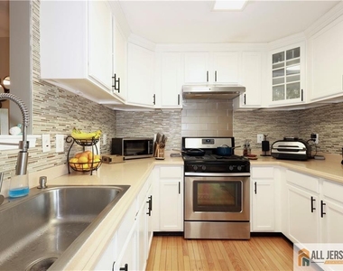 6 Marcinczyk Avenue - Photo Thumbnail 9