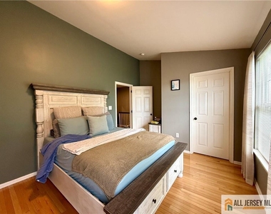 6 Marcinczyk Avenue - Photo Thumbnail 11