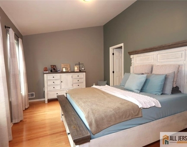 6 Marcinczyk Avenue - Photo Thumbnail 10
