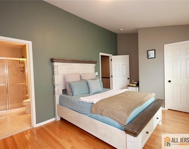 6 Marcinczyk Avenue - Photo Thumbnail 13
