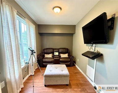 6 Marcinczyk Avenue - Photo Thumbnail 16