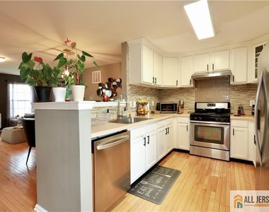 6 Marcinczyk Avenue - Photo Thumbnail 7