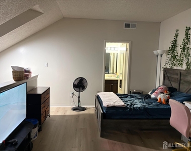 4403 Aberdeen Drive - Photo Thumbnail 8